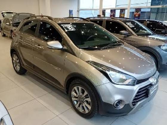 HYUNDAI HB20X 1.6 16V STYLE FLEX 4P AUTOMÁTICO HYUNDAI HB20X 1.6 16V STYLE FLEX 4P AUTOMÁTICO